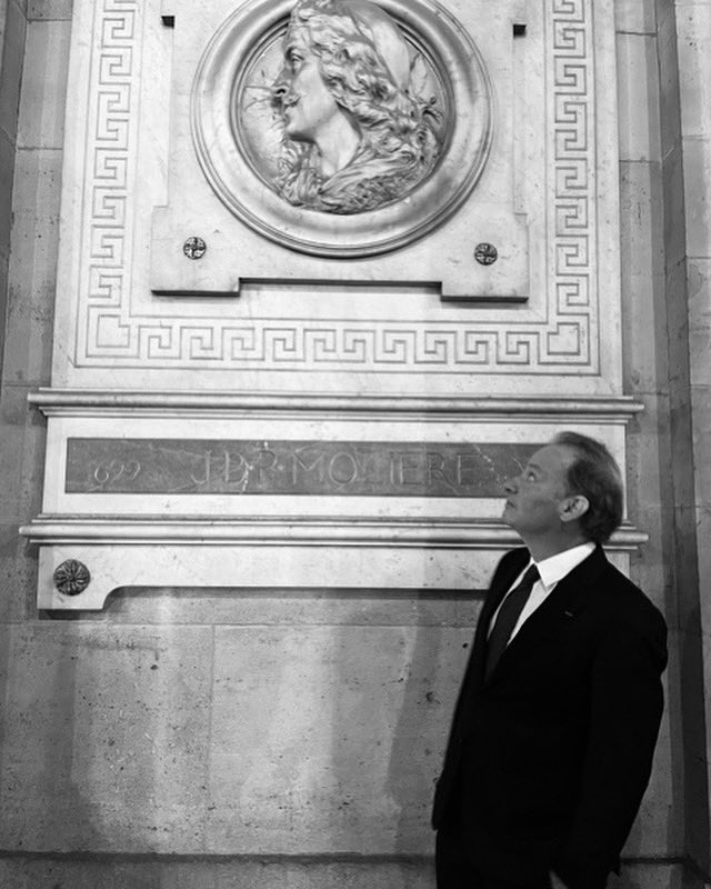 A peak experience of 2021: interviewing <a href="/adamgopnik/">Adam Gopnik</a> for Fanfare. We talk about Americans in Paris, cafes and pluralism, patriotism vs. nationalism, and so much more. Listen here: podcasts.apple.com/us/podcast/fan… 🎺 #fanfarepodcast w/ @monicaainley 📷: Brigitte Lacombe