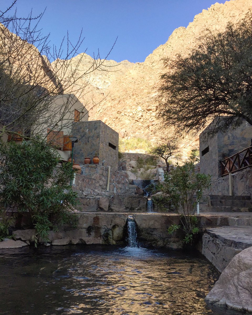 Fiambalá, Catamarca 😌 provincia naturalmente perfecta. Fiambalá tiene muchas casas de adobe y 2 atracciones bien cerquitas: las Termas y las Dunas de Tatón. Las termas tienen aguas que varían entre los 28°C y los 51°C 🔥