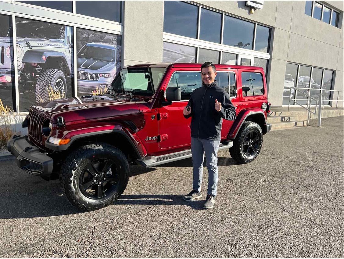 lsanto09's tweet photo. Did a little thing the other day and got myself a Jeep! Can’t wait to off-road in this thing! #jeeplife https://t.co/sWuxyucpbq