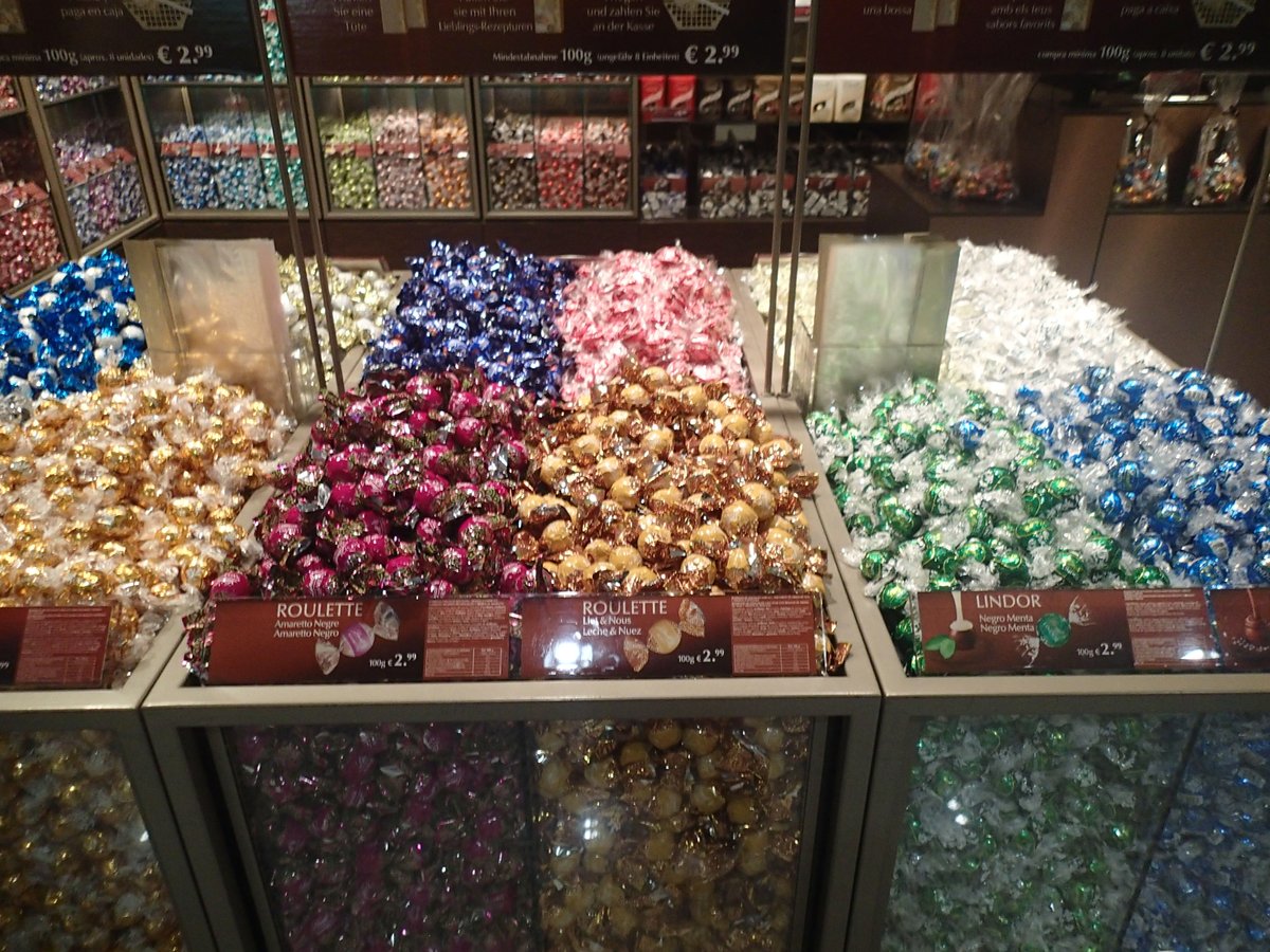 afewmilesmore's tweet photo. I only have 3 shots, but I figure there's enough #Top4Multicoloured treats here for the lovely hosts of #Top4Theme to share.
๐ for your hosting in 2021 @CharlesMcCool, @Giselleinmotion, @perthtravelers, and @Touchse.
Have a great NYE, & wishing you an excellent 2022!
๐๐พ๐โฃ๏ธ https://t.co/FNtnyaLWAT