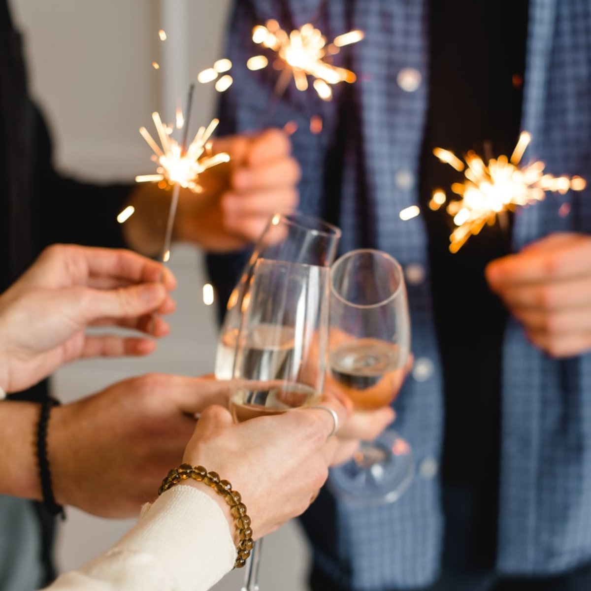 pollyroyer's tweet photo. I know this is early, but happy New Year! I hope you celebrate safely tonight with the ones you love. Let's make 2022 our year! https://t.co/uXttF0lhK7