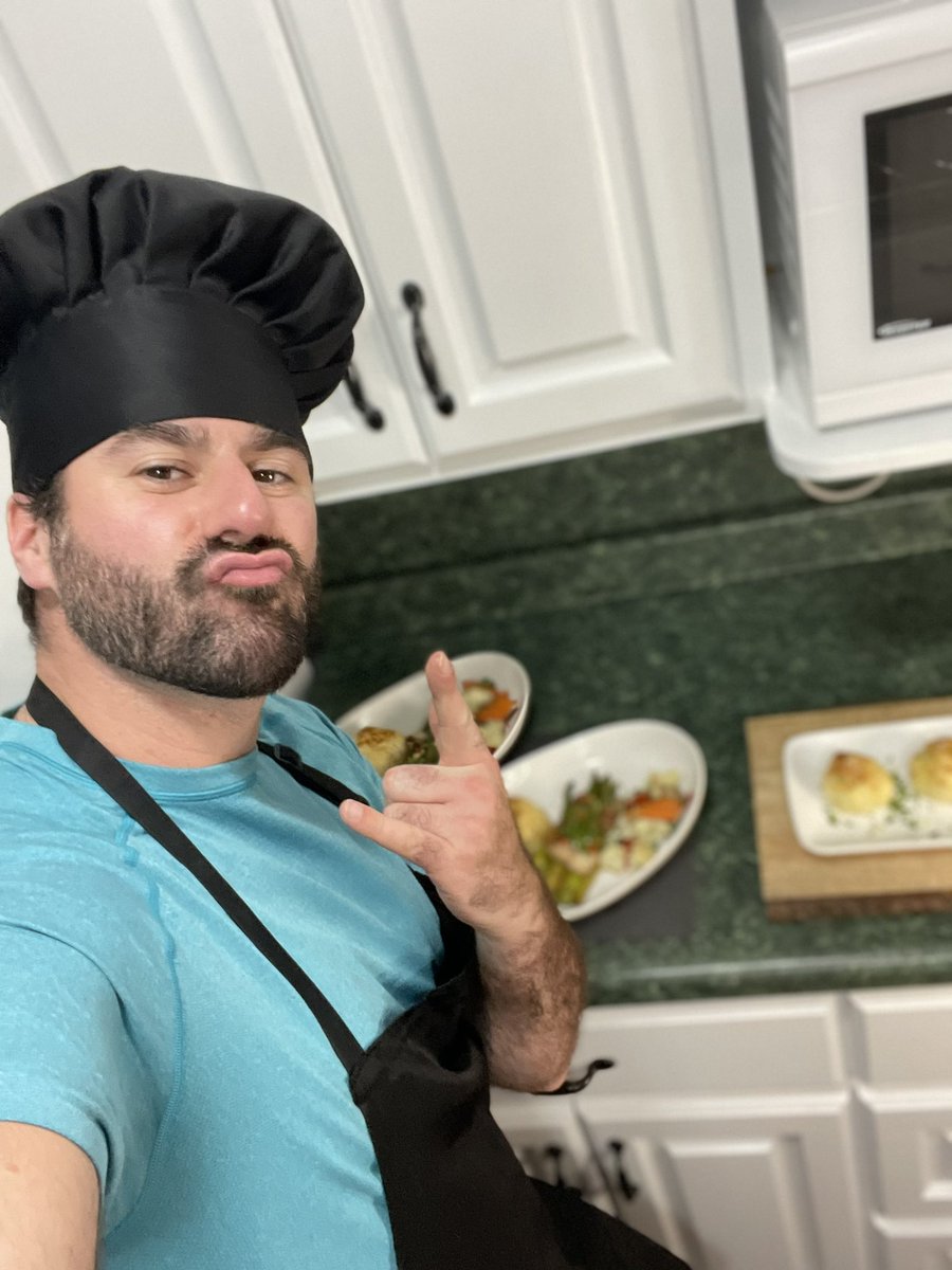 DuffPlate's tweet photo. @laurenmccuaig @ashleybrett A couple shots of me finishing up Round 2 of auditions #homecooking #homecook #duffplate #foodporn https://t.co/ZSyOtjR6qu