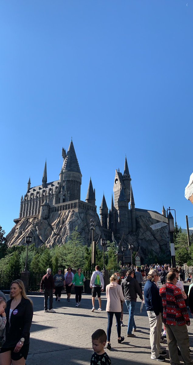 AlyssaPBailey's tweet photo. update: I went to universal studios and disney world. https://t.co/nnfo0d7TlU