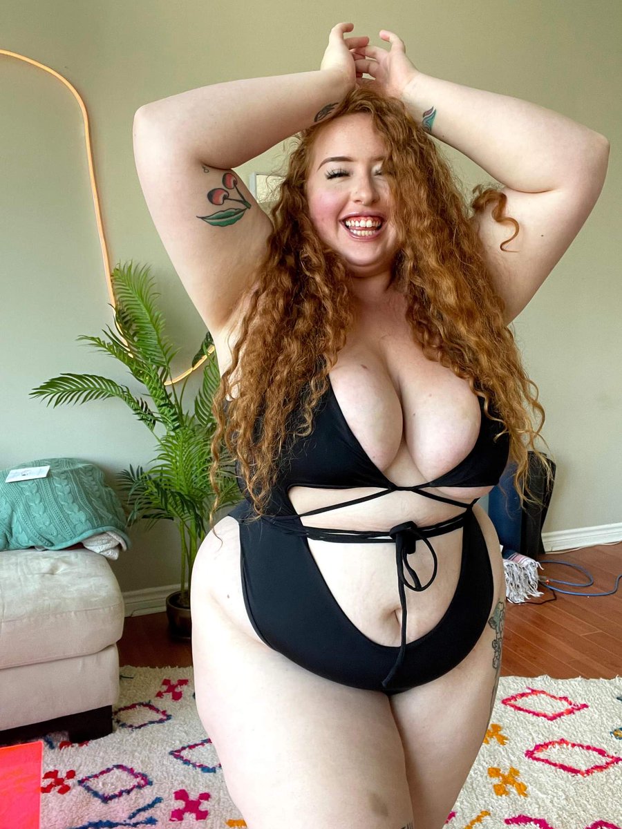 DoneWonderfully's tweet image. 💖🎀 GUEST REVEAL 🎀💖

Introducing @GwenAdora!!! 👑✨

Gwen is our favourite mommy domme pop culture extraordinaire, and also the star of our latest episode! 💕

👇 Be a good babe, and download it now👇
linktr.ee/wonderfullydone