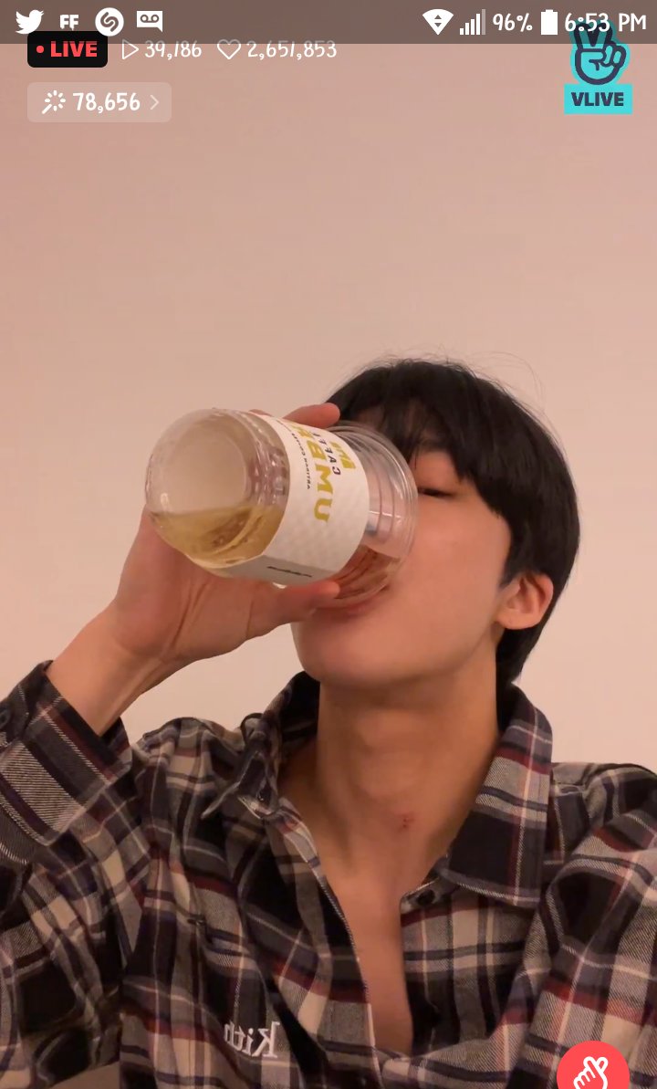 Janary_115's tweet photo. Fotos del Vlive de Mi Wonnie💜. #MONSTA_X #monstax #MONBEBE #HyungWon #wonnie #VLIVE #idol #bias #mx #mbb #Si https://t.co/WxlSNk8NyW