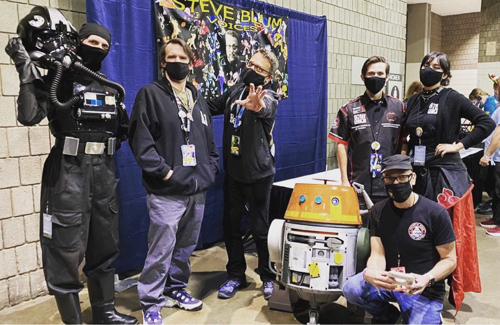 Today at #MomoConWinterfest, we presented Honorary Member <a href="/blumspew/">Steve Blum</a>, the voice of Zeb from Star Wars Rebels, with one of our garrison patches for his collection.
<a href="/MomoCon/">MomoCon</a> 
#ga501st #zeb #starwarsrebels #starwarsfans #501stlegion #momocon #chopper