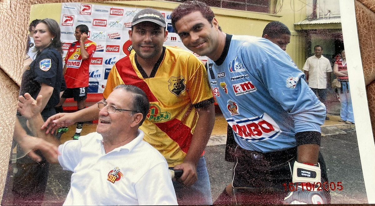 Mi padre estaría muy feliz celebrando el Centenario como Campeones 👊🏾❤️💛 Cuando el <a href="/CS_Herediano/">Club Sport Herediano</a> nació, en 1921, también fueron campeones ❤️💛
