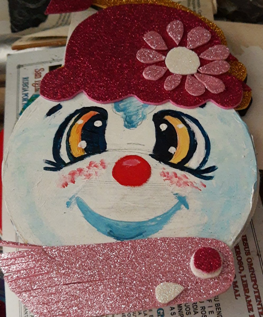 shahida1001's tweet photo. Muñeco de nieve en cd para colgar 
Acrílico y foami
Manualidades Shivarat de Arte Shivarat FB Susanamagli https://t.co/GPrpC3HS9l