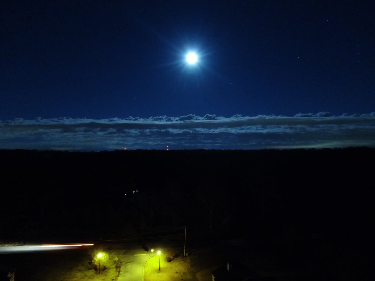 JohnsCreekPD's tweet photo. Thank you Master Police Officer C. Smith, UAV Pilot for the beautiful photo of the night sky from Air 6.
#Strongertogether #JohnsCreek #JohnsCreekPD
#JCPDRowe https://t.co/Y3TTrOK51c