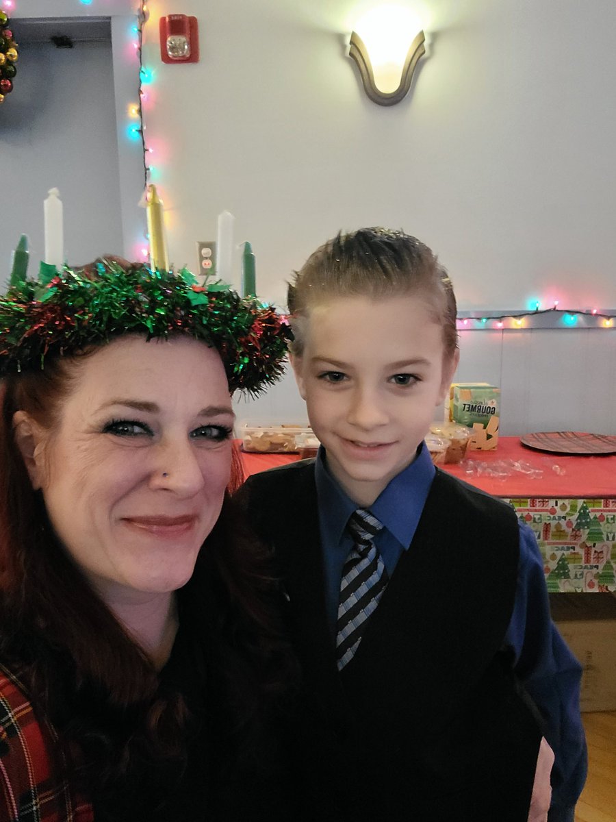 IrishRedSox77's tweet photo. Yuletide Blessings from my witchlets and I! #Yule2021 #CabotWitch #CKHT #CabotKentHermeticTemple #MamaWitch #Yule #Yuletide https://t.co/1dBeIaU4hT