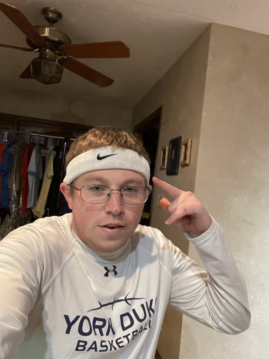 LJKaliff's tweet photo. Day 19 of 25. White Out❄️❄️ #25daysofswag2021 https://t.co/vxLGp2GJQK