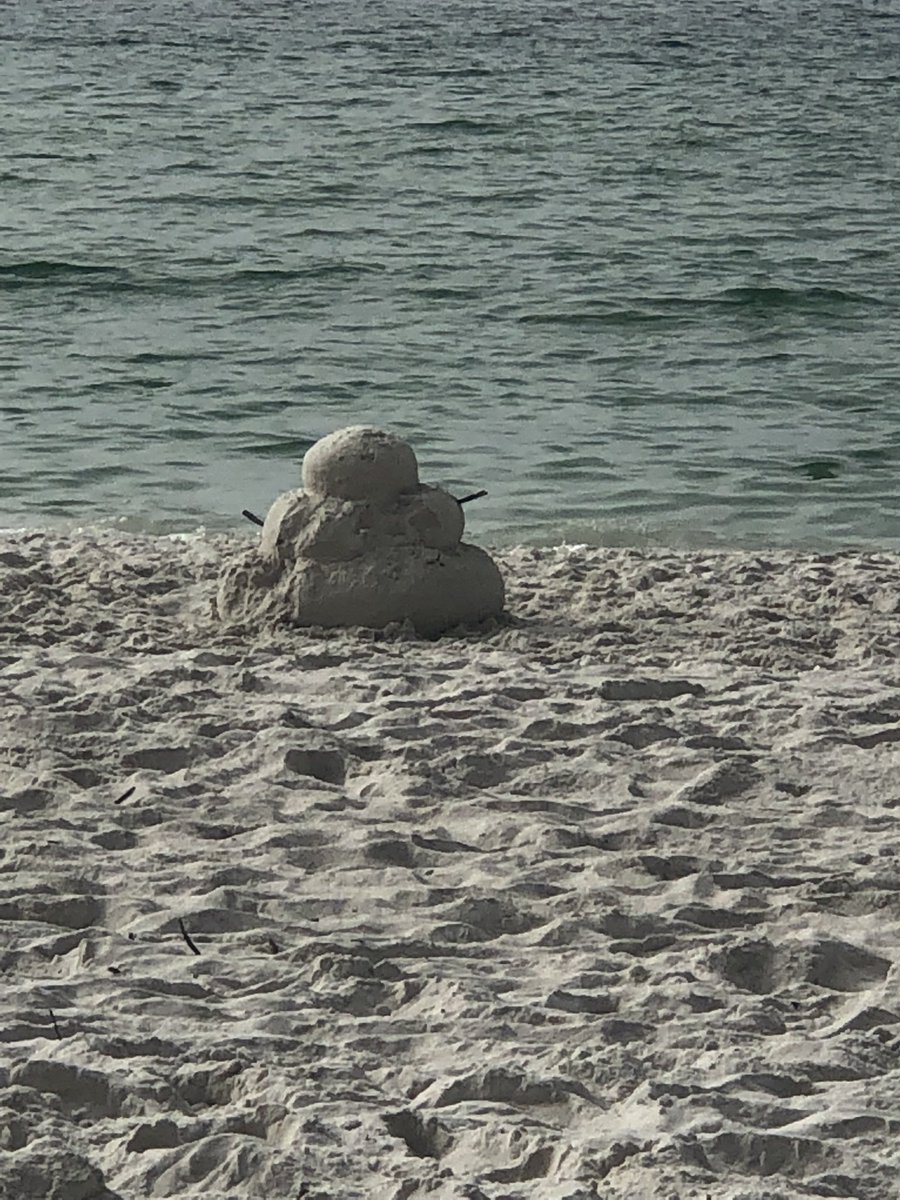 A sandman is way better than a ⛄️. 😎
