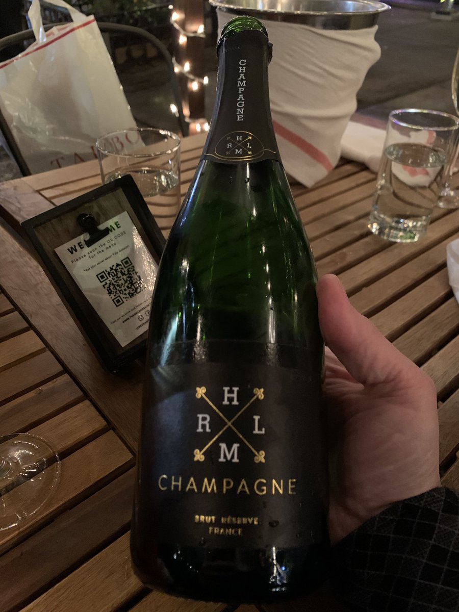 New discovery- HRLM Brut Reserve at <a href="/GrangeBarHarlem/">TheGrangeBar&Eatery</a> well balanced Chard / P Noir and great value - do try it. Cheers!