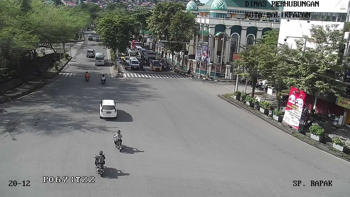 Dishub_Bpn's tweet photo. Senin (20/12/2021) Pukul 09 : 04 WITA, Situasi Lalu Lintas Simpang RAPAK terpantau ramai &amp; lancar, dihimbau kepada pengguna jalan agar tetap berhati-hati dalam Mengemudikan Kendaraan anda, Konsentrasi serta Utamakan Keselamatan bukan Kecepatan.#infolalinbpn https://t.co/0BAxnfIZVW