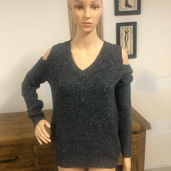 So good I had to share! Check out all the items I'm loving on <a href="/Poshmarkapp/">Poshmark</a> #poshmark #fashion #style #shopmycloset #helenelondon #athleta #rebeccaminkoff: posh.mk/nPuwo4s47lb