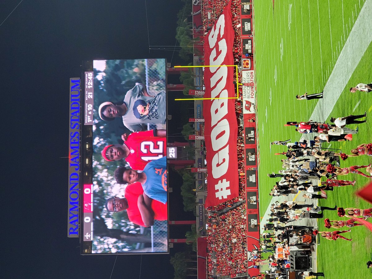 Tony_Wassel's tweet photo. I flew into Tampa yesterday for a little weekend getaway. I'm at the Sunday Night Football game tonight! Let's go Bucs!!! https://t.co/WXLcdRDqc3