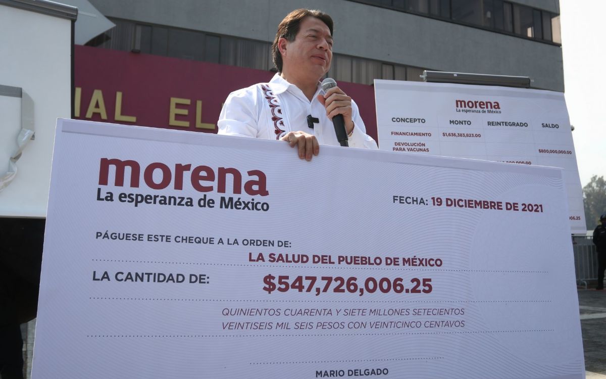 AristeguiOnline's tweet photo. Morena entrega al INE cheque para vacunas de 547 mdp
https://t.co/taOxZk0p1p https://t.co/eIxjNeDF0G