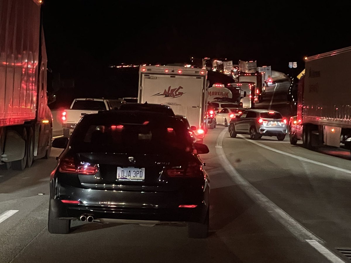 I-11/US-93 closed near #hooverdam. #VegasTraffic #nvtraffic #lasvegastraffic #lasvegas