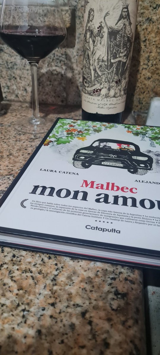 virreydelvalle's tweet photo. Así da gusto recibir regalos de cumpleaños atrasado..@guicassinerio Hermano fuiste muy generoso,  no creo ser merecedor de estas dos bellezas .....  @CatenaMalbec @LauraCatena @alevigilmalbec  #MalbecArgentino #MonAmour #VinoyLibro 🍷🍷🍷🍷🍷Belleza infinita ...salud https://t.co/quNTltKYeZ