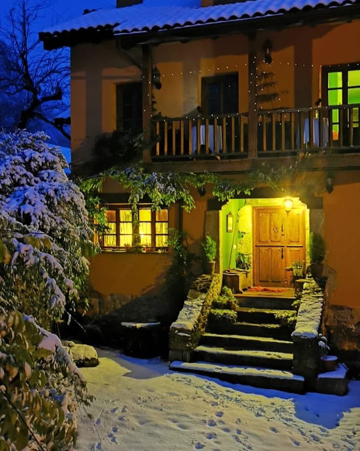 TurismoAsturias's tweet photo. Postales navideñas en Somiedo 📸 @BuenamadreATR https://t.co/YGwfrk5awB