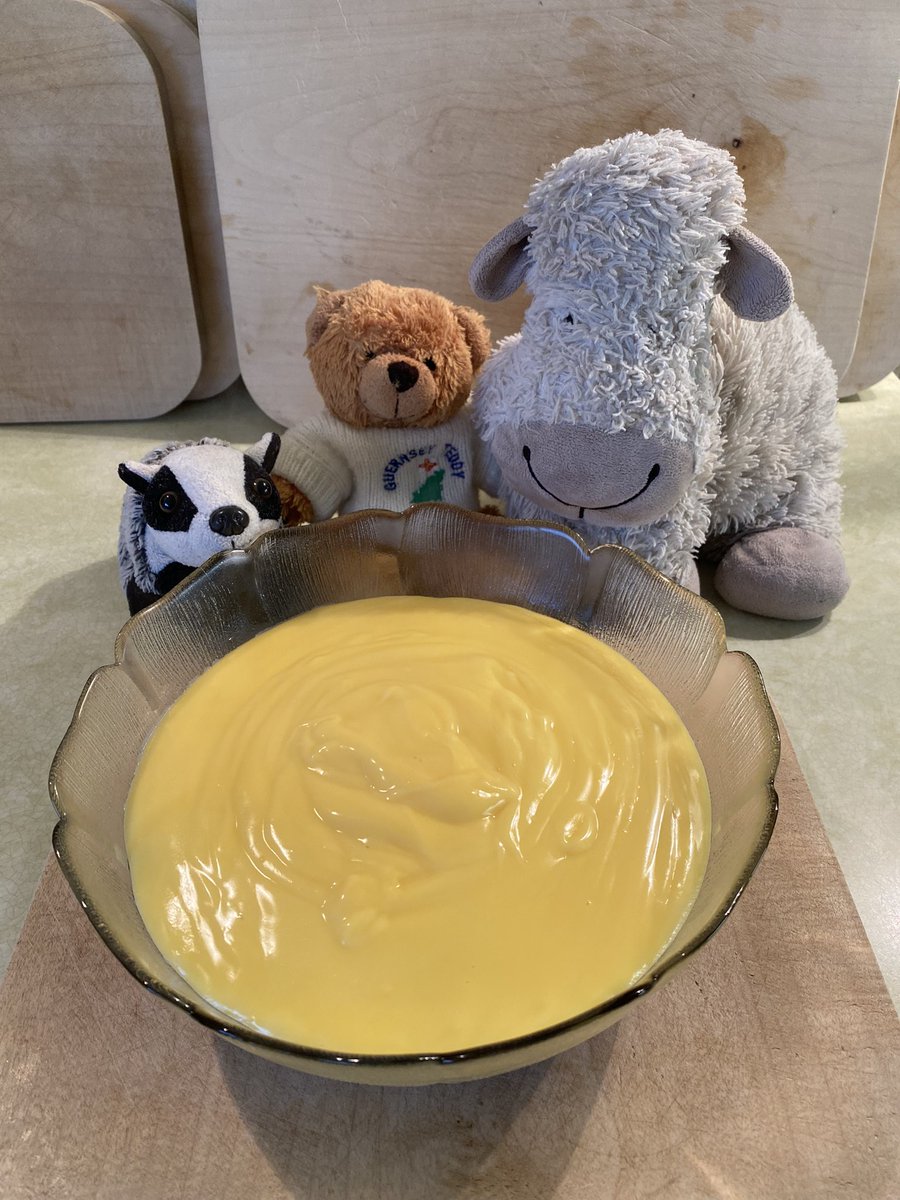 Top with 1 pint of custard, allow to cool and then put in the fridge to set…#ChristmaswithBella #MasterChefSheep