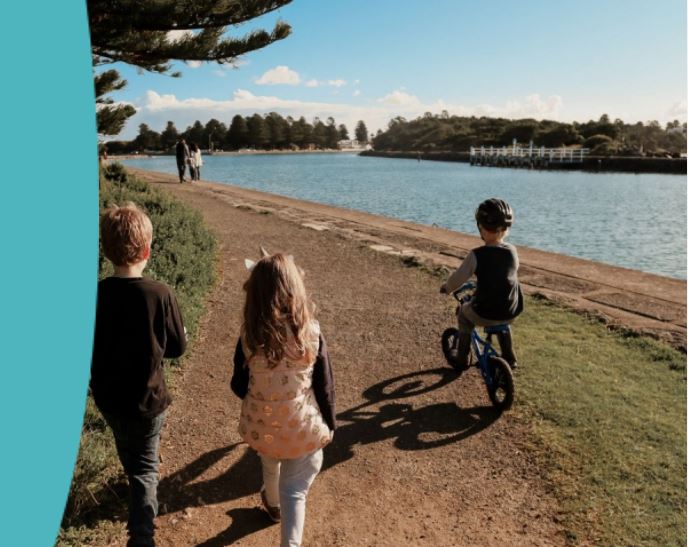 Chn returned to school a few weeks ago &amp; are about to go on summer break. This <a href="/berrystreet/">Berry Street</a> article offers tips on how to let kids recover instead of making them try &amp;‘catch up’- while some tips relate to learning at school, others relate to socialising
berrystreet.org.au/news/letting-k…