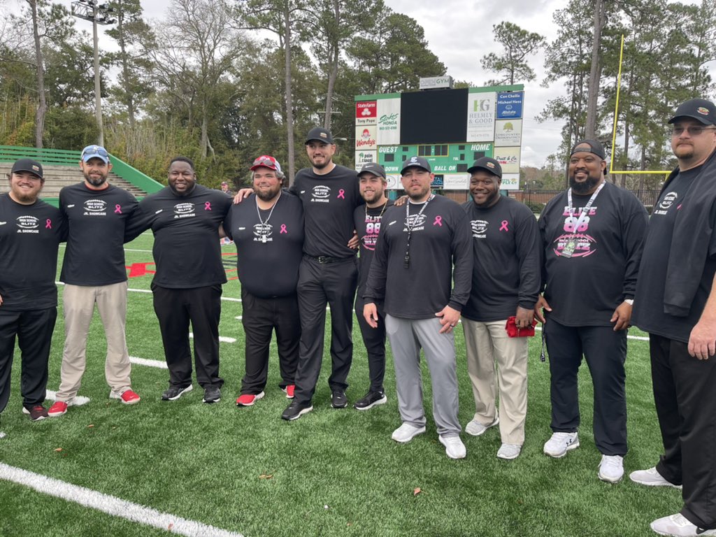 CoachQuinn19's tweet photo. What a fun staff to be around! @HighSchoolBlitz #JSB23 I learned and laughed a lot with this group! https://t.co/zdFninsPvo