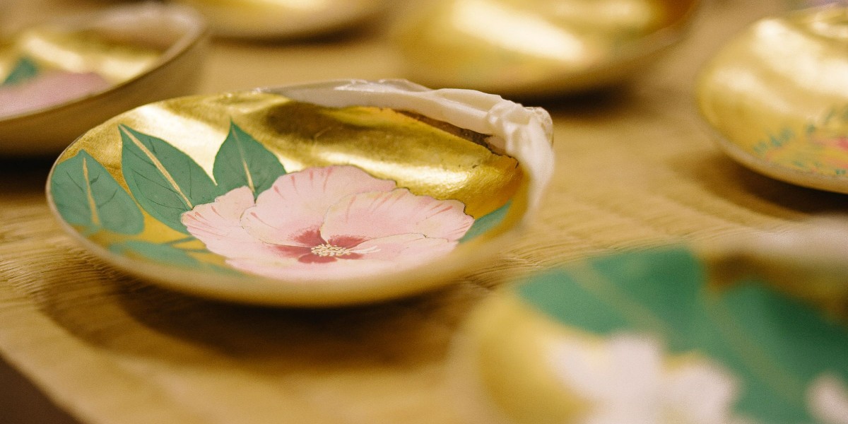 NGVMelbourne's tweet image. A team of more than forty artists and artisans from Wajima, Kyoto and other regions of Japan created the 720 golden lacquered shells that were specially commissioned for Golden Shells – a new exhibition now on display on Level 1, NGV International.  

#NGV