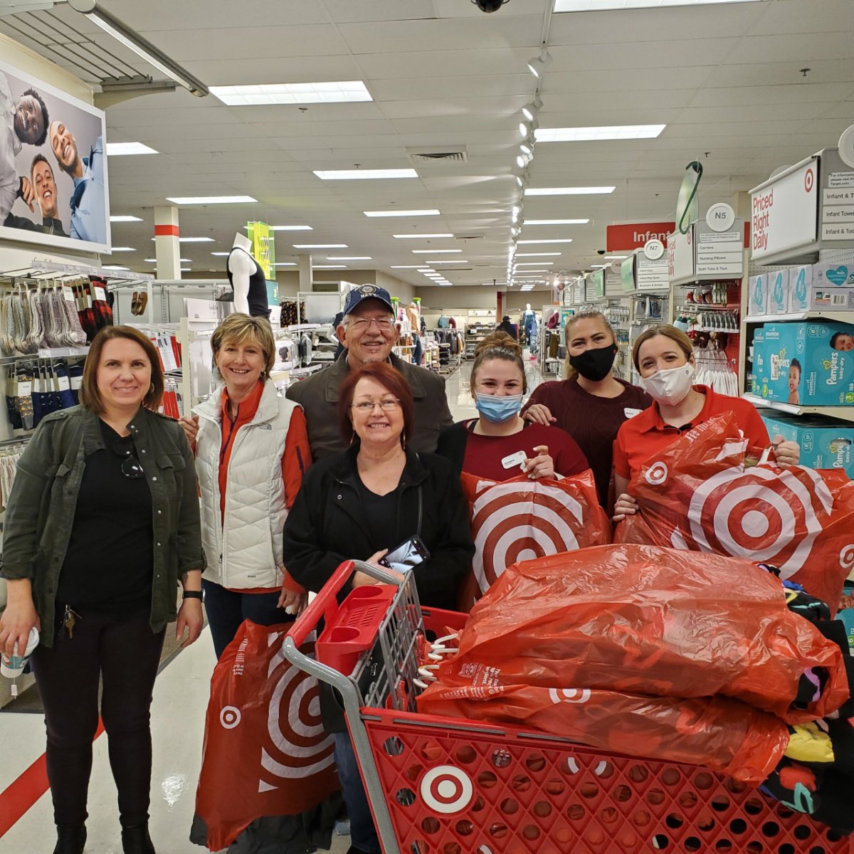 William Reddick (@willreddick7) on Twitter photo Wanted to give a shout out to my Speciality Sales Team for assisting Tulsa Pay it Forward to donate jackets to kids🥰 Feeling that love during the Holiday season!!! #Q4inG194 <a href="/KacyTerry7/">Kacy Terry</a> <a href="/MarcieMarrow1/">Marcie Marrow</a> <a href="/KevinKaminski10/">Kevin Kaminski</a> Wanted to give a shout out to my Speciality Sales Team for assisting Tulsa Pay it Forward to donate jackets to kids🥰 Feeling that love during the Holiday season!!! #Q4inG194 <a href="/KacyTerry7/">Kacy Terry</a> <a href="/MarcieMarrow1/">Marcie Marrow</a> <a href="/KevinKaminski10/">Kevin Kaminski</a>