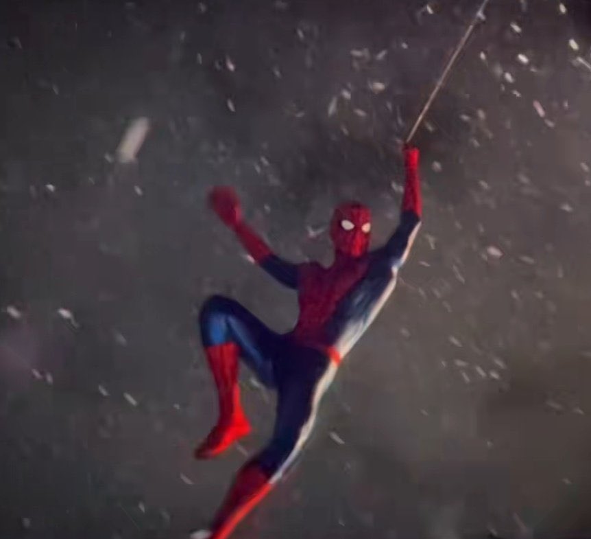 616NATCHlOS's tweet image. me trying to explain to my non spidey fans friends why seeing this suit has changed my life