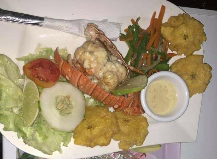 InturRACCS's tweet photo. Sin lugar a duda “Club Bar Pasarela” es uno de los lugares donde puedes llegar a dusfrutar de los mejores platillos y bebidas.
Te espera la Familia Chang Cash en el barrio Beholden de la familia plazaola 1cuadra Al Sur, Bluefields Nicaragua. 🤤🥘#Visitbluefields https://t.co/PynGqBbSE4
