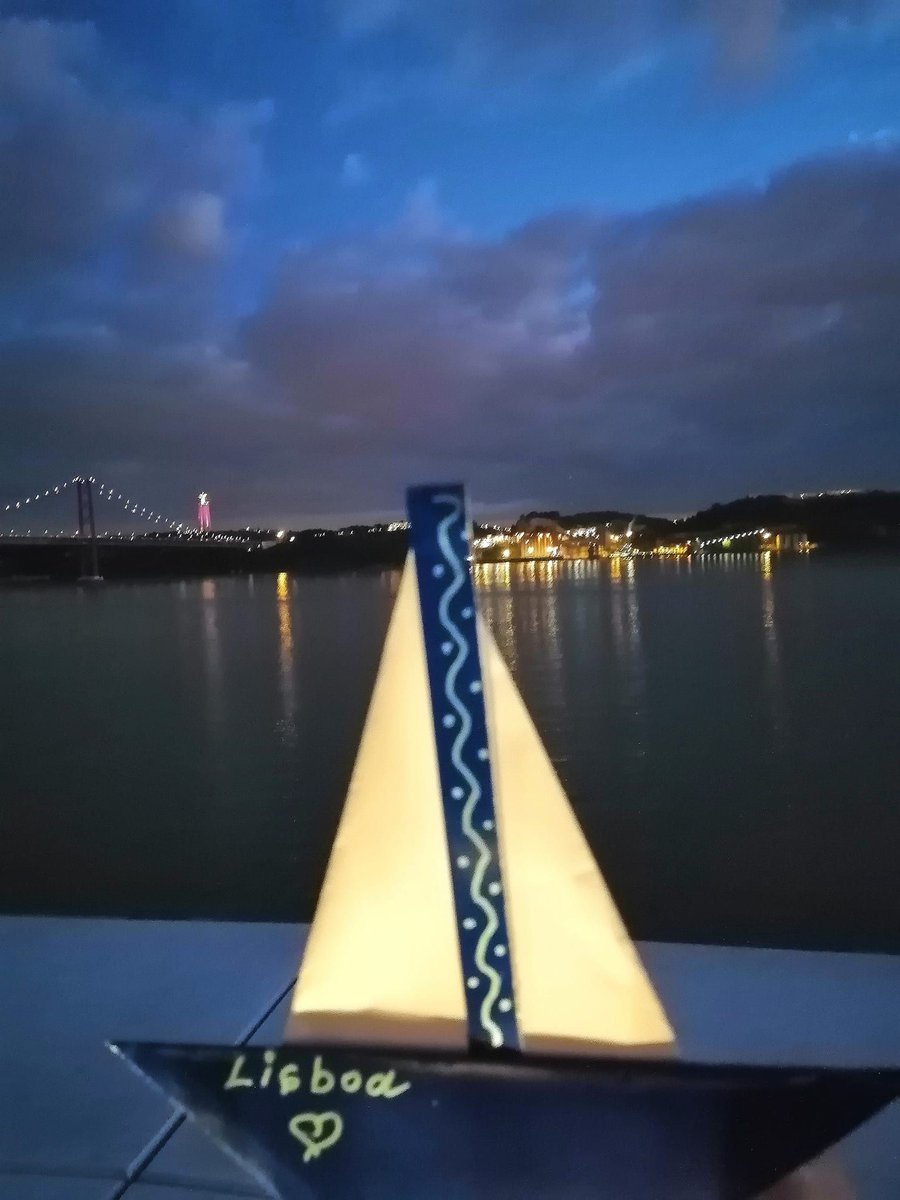 Origami_Plus's tweet image. The origami sailboat has reached Lisbon in #Portugal thanks to Line Lisbonne. :) Where will it go next? You can decide! Participate in the world map of #origami boats. :) origami.plus/world-map-of-o… #折り紙 #おりがみ