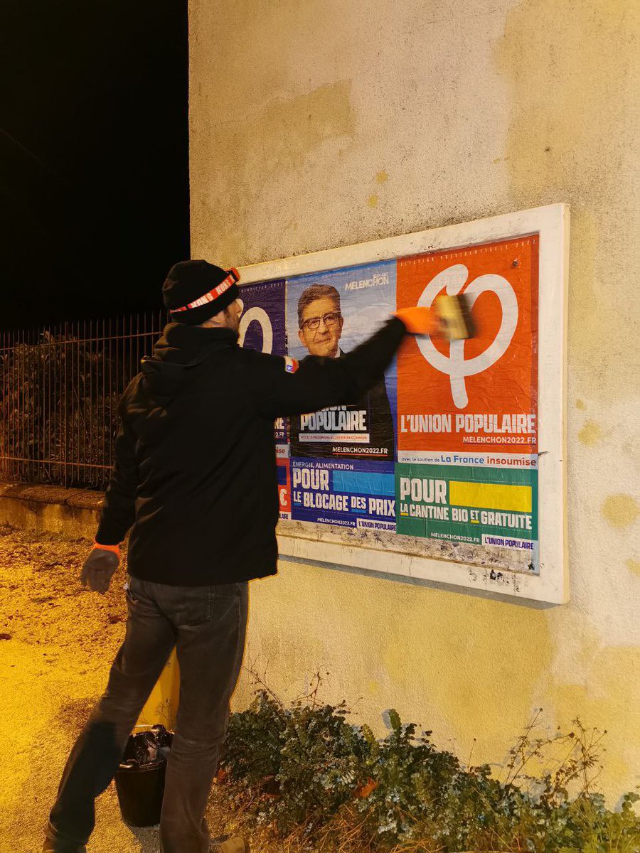 BdxUnionPop's tweet photo. Ça #colle de #Cerons à #Caudaujac pour @JLMelenchon et @AEC_LeProgramme #Melenchon2022 https://t.co/NBEfs5TMhr