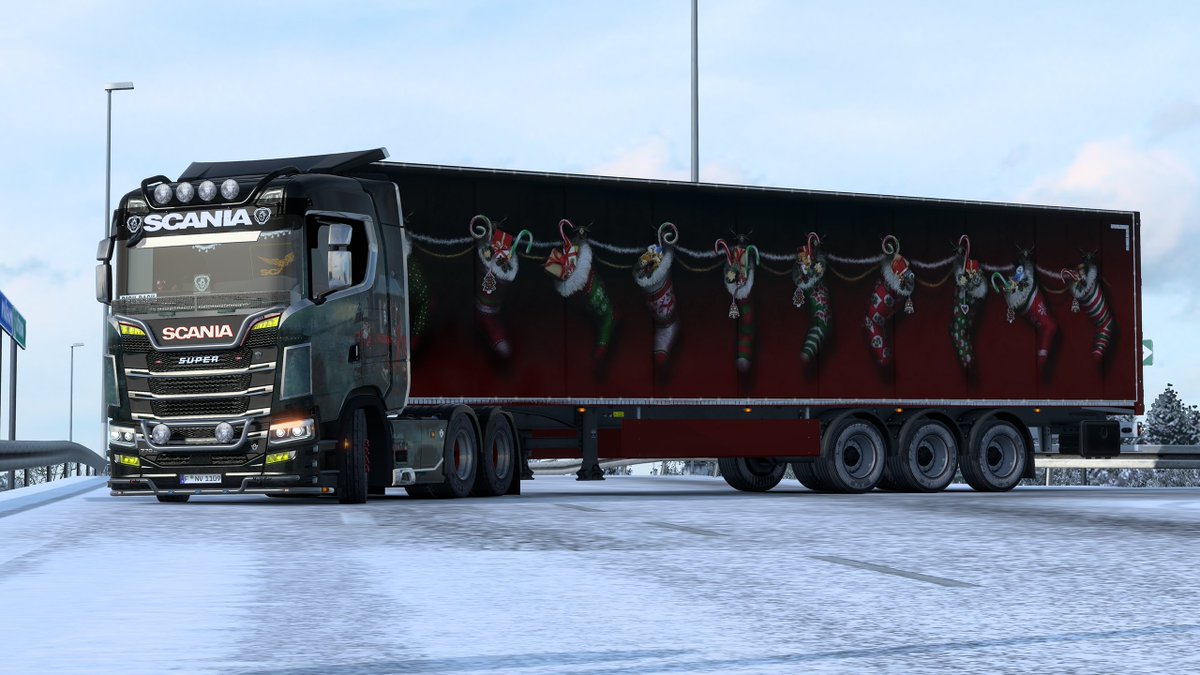 Hole_inthe_toad's tweet photo. A few more gift deliveries.
#ETS2 @SCSsoftware #BestCommunityEver #ChristmasToysOfYesteryear https://t.co/NQJiec0nfD