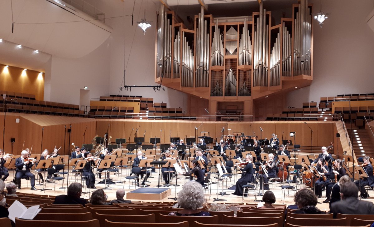 Traumhafte Momente in ihrem letzten Konzert als klassische Konzertsängerin: wie Blicke ins Paradies &amp; Musik von Engelsstimmen <a href="/ElisabethKulman/">Elisabeth Kulman</a>. Und ebenso berührende Neunte #Bruckner #JakubHrůša <a href="/bambergsymphony/">Bamberg Symphony</a> im Mikrofon-Wald @BR_KLASSIK. Ein Geschenk, dabei sein zu dürfen!