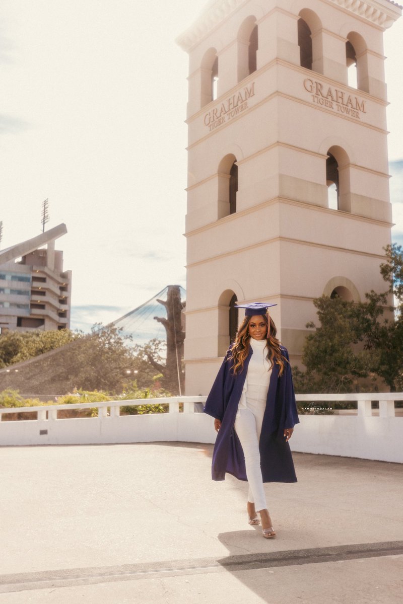 CamWithDaCam's tweet photo. Louisiana State University Grads. Congratulations!!! FA’21 🎓🎉

Shot by me

#canonphotography #lsugrads #camwithdacam https://t.co/6DI1dGEc2R