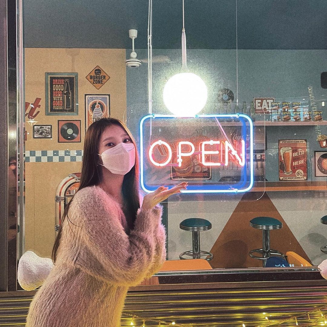 thinkerchiayi's tweet photo. girlfriend material https://t.co/uE1J6cn3A7