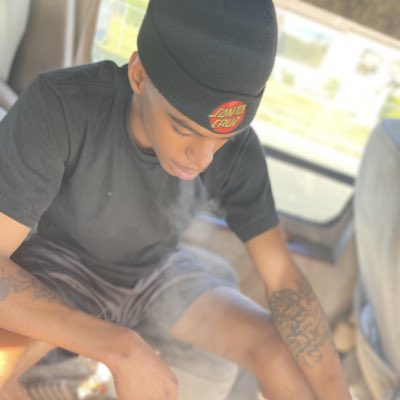 syric1's tweet photo. #NewProfilePic https://t.co/o6tS4YapVR