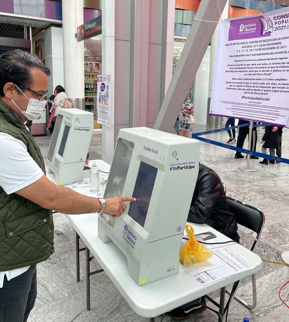 JLTostadoB's tweet photo. Aún queda tiempo por votar en la consulta sobre el #PactoFiscal y exigir un #TratoJusto para Jalisco. No dejes pasar esta oportunidad cívica, exijamos juntos lo que nos corresponde. https://t.co/lQUEhmhxoh