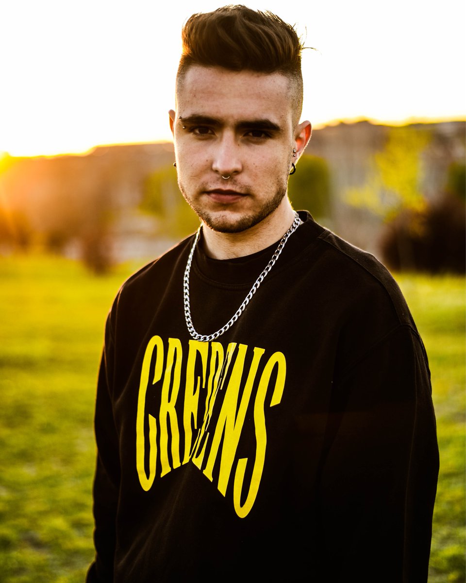 Ahora todo vacío, lloro sangre, mirando tus fotos como pa no recordarte 📸 <a href="/fvtoslopez/">Pablo López De la Torre</a> #themantisbrand #winter #diciembre #urbanstyle #estilourbano #urbanwear #fashionstyle #invierno #keepthefaith