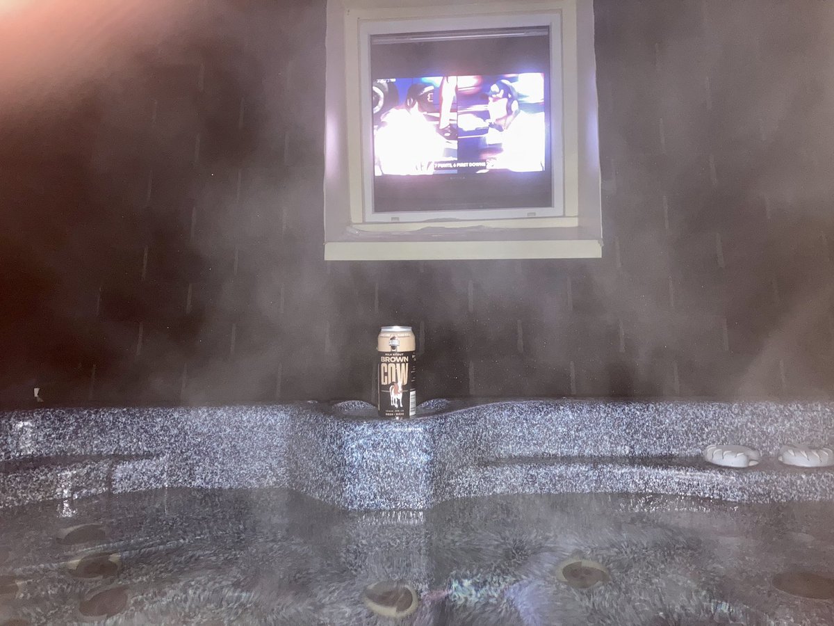 elgordo99's tweet photo. Dec 19 of @cityviewcurling #Alevent calendar. Hot tub time! π https://t.co/83bV7CXOkn