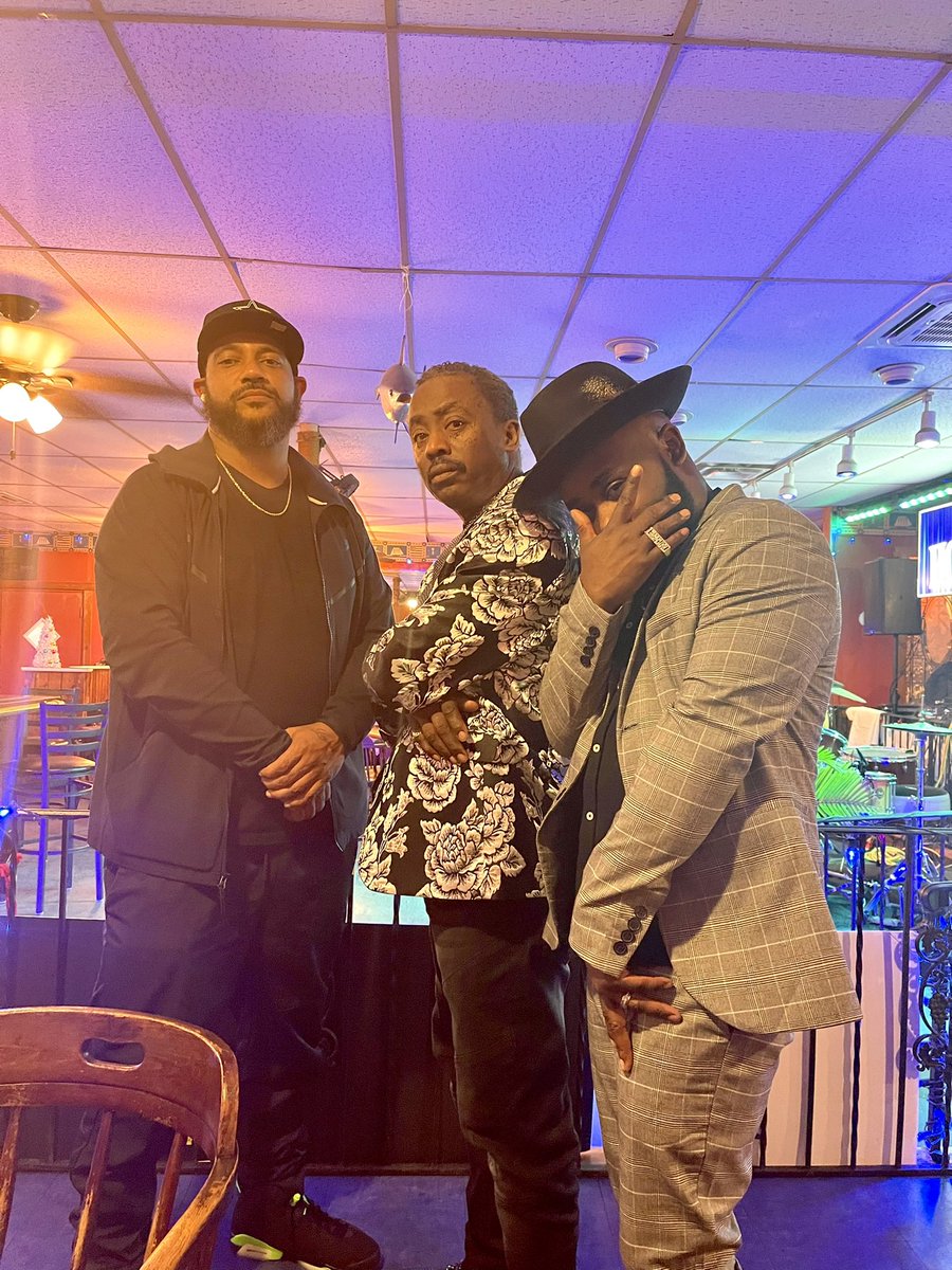 traychaney's tweet photo. “My Father Jacket end ya whole set up” ….My Right Hand Brother, POPS & Me
Skip & Elaine The Parents The ChANEYs 41 Yr Anniversary WE DID DAT #family #beenSmooth #loyalty #legacy https://t.co/j1KWeY5ANZ