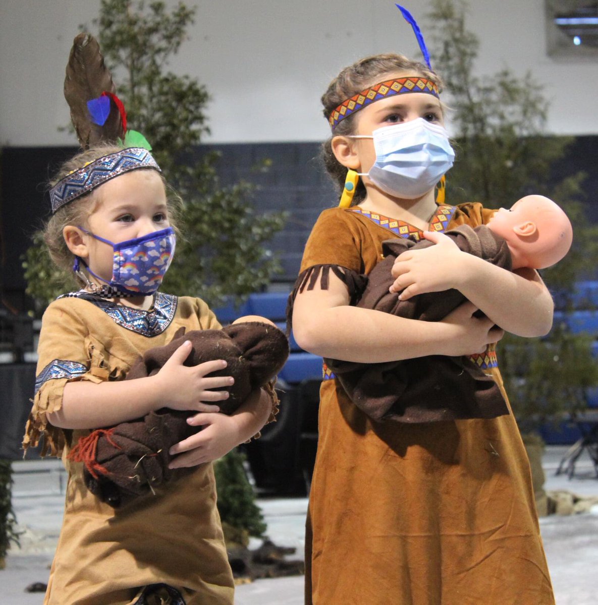 EmmyNawjoopinga's tweet photo. Yikes! Ridgecroft Kindergarden and 1st grade performed “the first Thanksgiving” on Dec. 16, 2021. Located in Ahoskie, NC. Contact:
Jennifer Rose: Kindergarten, &
Carson Perry: 1st Grade at
252-332-2964.
#NotYourCostume #Unthanksgiving #nationaldayofmourning #NativeAppropriation https://t.co/SIG0UAo7rX