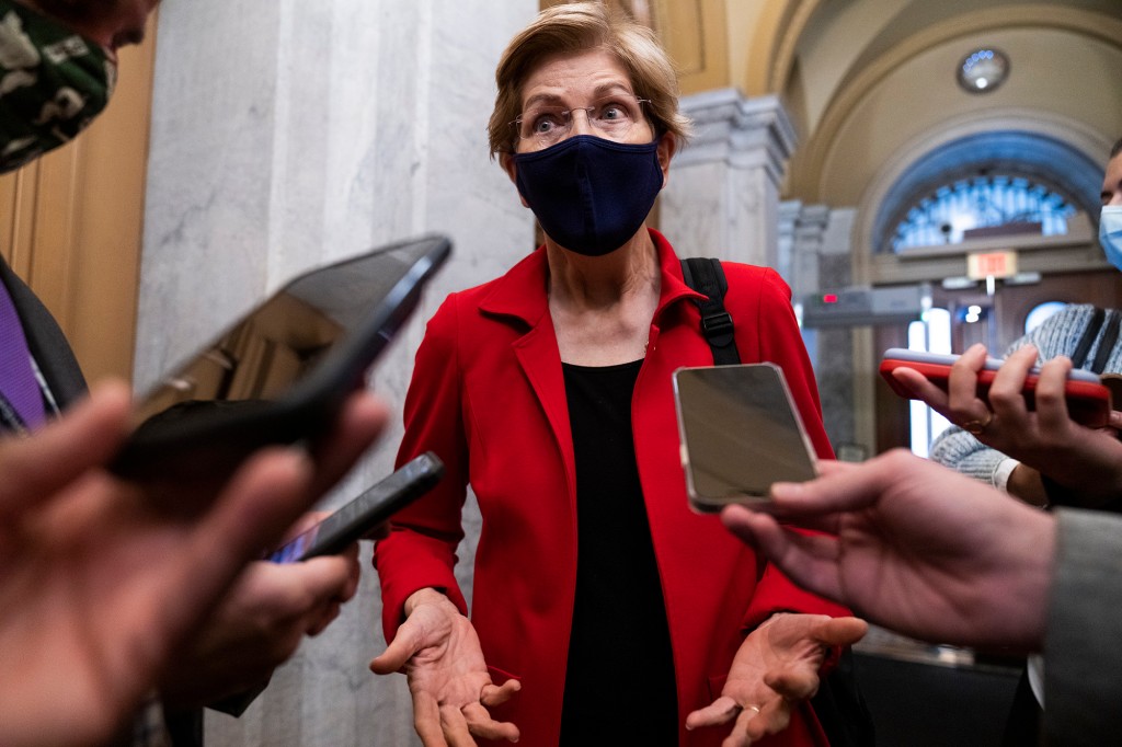 nypost's tweet photo. Sen. Elizabeth Warren announces positive COVID-19 diagnosis https://t.co/EmGazA4Mnp https://t.co/M2JRezAQSe