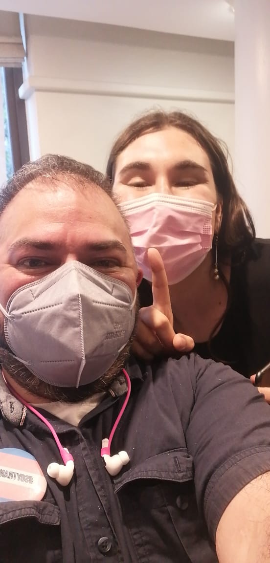 OTDChile's tweet photo. Felices porque ganó la esperanza 🌳 
Las personas votaron por la democracia, garantía de los DDHH en #Chile. Votamos por la vida de nuestra comunidad #trans, por las diversidades y disidencias #LGBTIQA+ 

#ChileUnPaísParaTodes Todas y todos. 

🏳️‍⚧️🏳️‍🌈 @francofuica y @emischneiderv https://t.co/S9WclVLsaZ