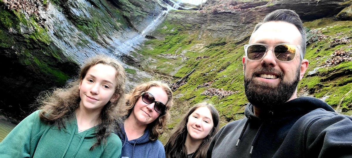 STEMLabOnTheGo's tweet photo. When the world gets heavy, I find a waterfall. Exploring the Rocky Bluff Trail in Southern Illinois.
#Hike #Hiker #SIL #IL #ILWX #ExploreIL #RockyBluffTrail #Waterfall https://t.co/AbRrU6iXJV