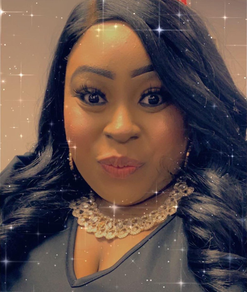 myfairladyt's tweet photo. 🤩🌟#SundayFunday #ChurchFlow #sequinskirt #neverstopshining🌟
#TVhost #teaspiller #entertainmentcorrespondent #ChristmasService 🎍
Shirt & jewelry: @byAshleyStewart
Skirt: @ELOQUII
Lashes: @LooksbyLessa
Hair: @samsbeauty https://t.co/6tl3hoZR58