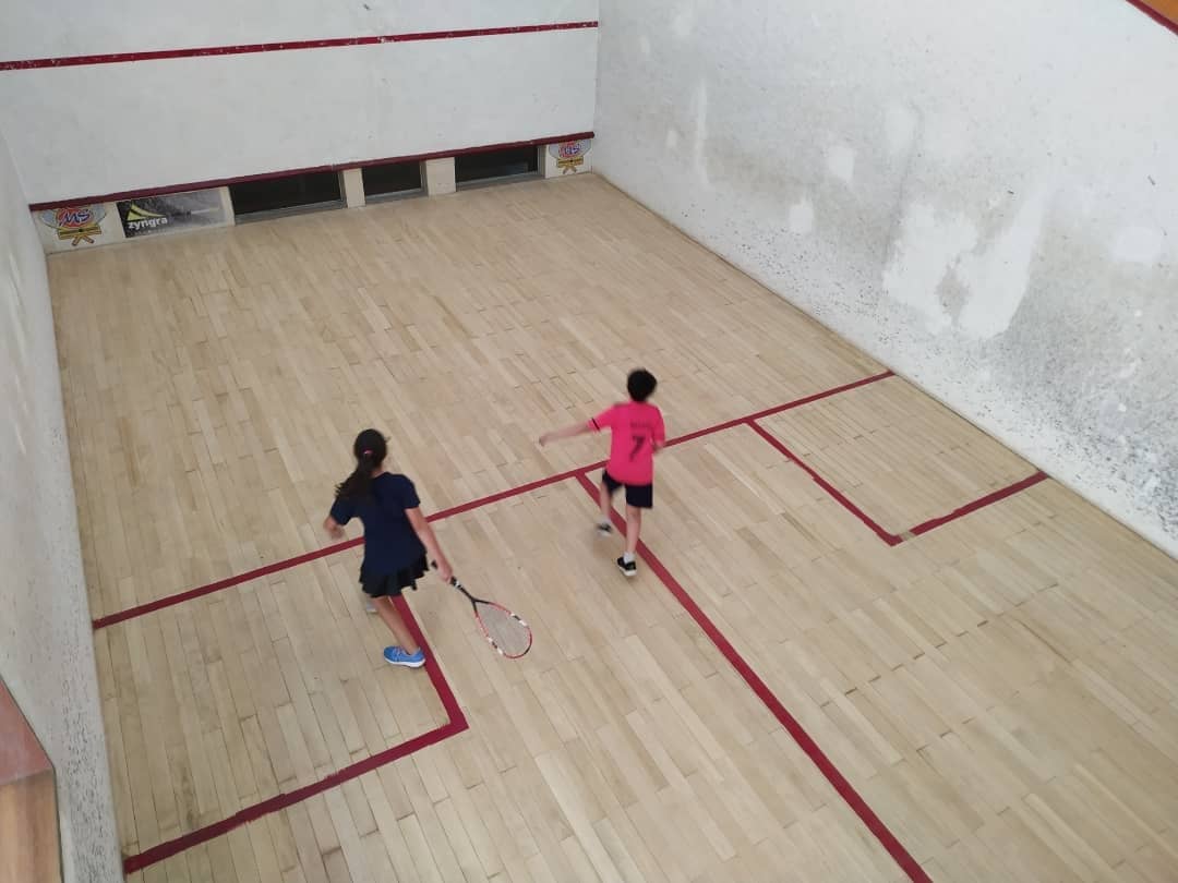 RenMaxRomero's tweet photo. En la jornada de ayer, con el equipo de @posadasdeportes de la @muniposadas colaboramos en el torneo de squash de cierre de año, que se desarrolló en las instalaciones del Club Misiones Squash de la ciudad de Posadas.
#PosadasLindaDeNuevo 🌸🌱🌺
#PosadasDeportiva 🚴🏽‍♂️🤸🏻‍♀️⛹🏼‍♀️ https://t.co/UDmiwoqkBC