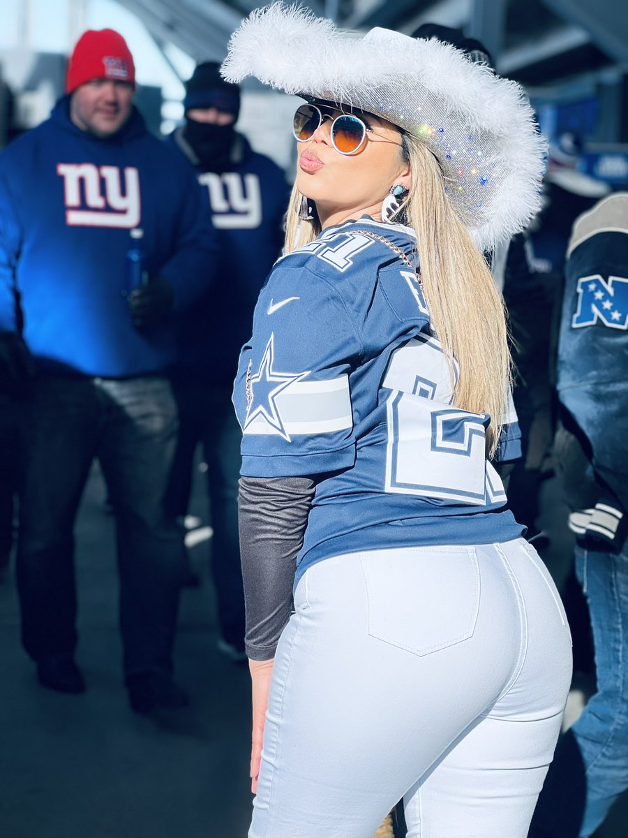 AbejaMireya's tweet photo. We dem boyzzzzz #DALvsNYG https://t.co/pXFsovXMFA