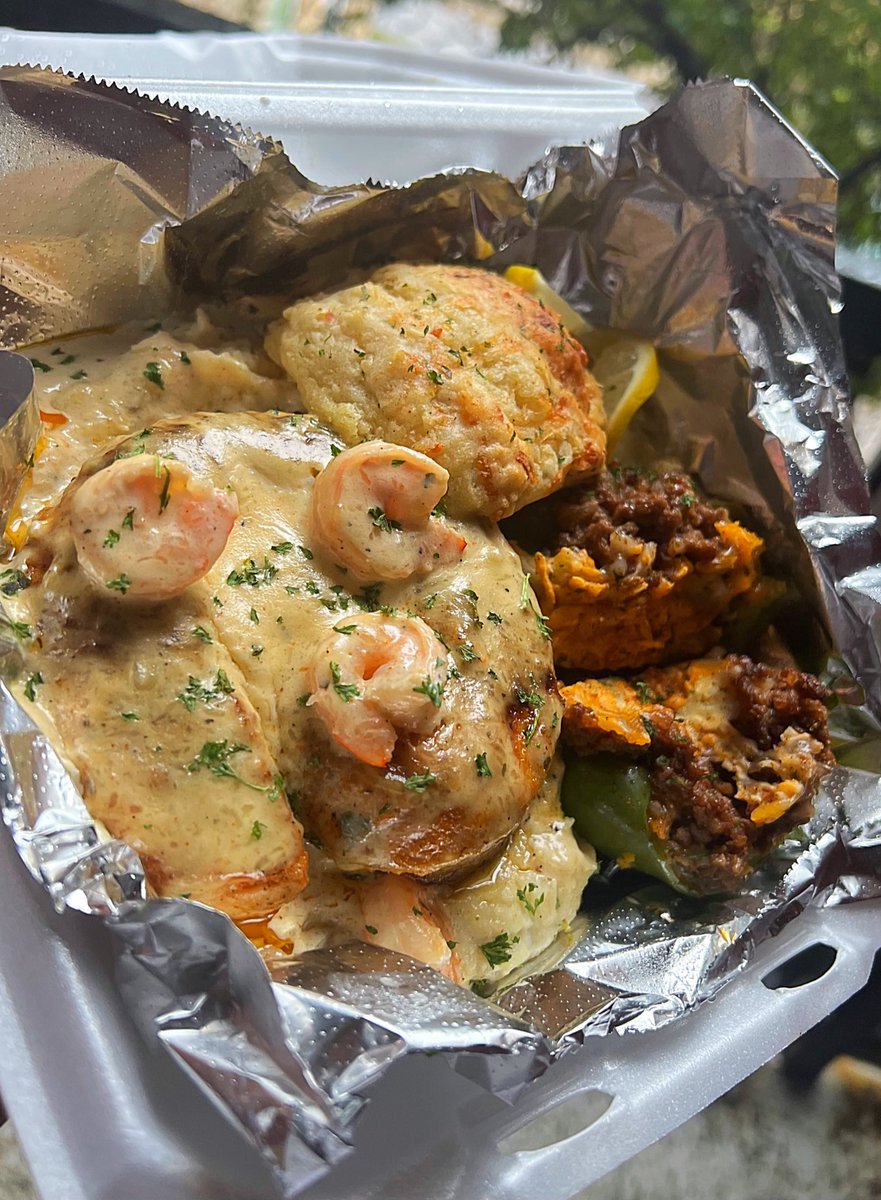CantGuardMed's tweet photo. It costs $0.00 to retweet &amp; help me grow my small business. My next customer could be on your TL🙏🏾

IG: @_ahmedskitchen https://t.co/EgSQIcV7jw